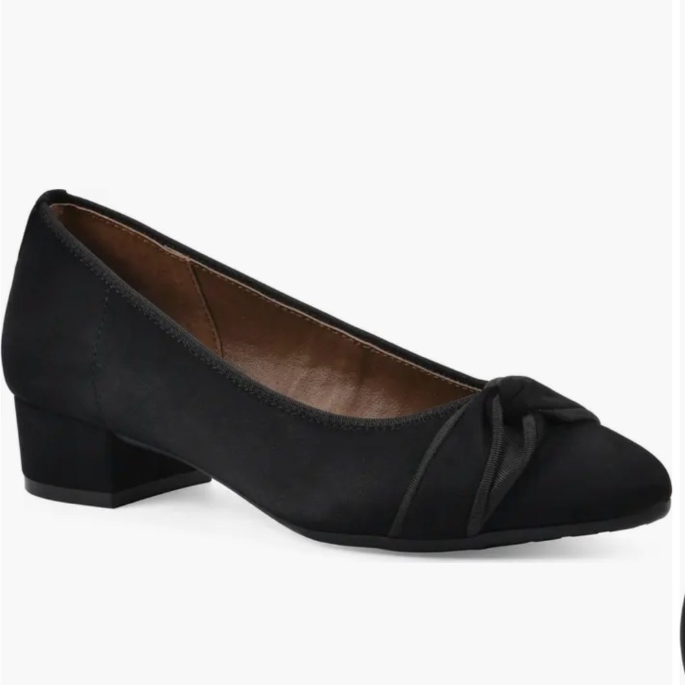 White Mountain Black Low Heel Pumps - Bordeaux-Size 6 1/2